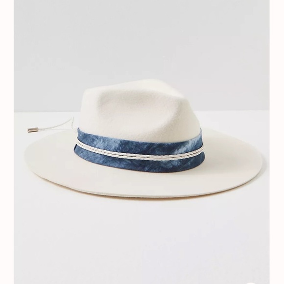 Free people charmed hat one size needs a little reshape